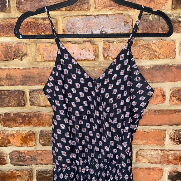 Romeo & Juliet Couture Geometric Sleeveless Surplice Jumpsuit Womens Size Medium - Picture 2 of 6